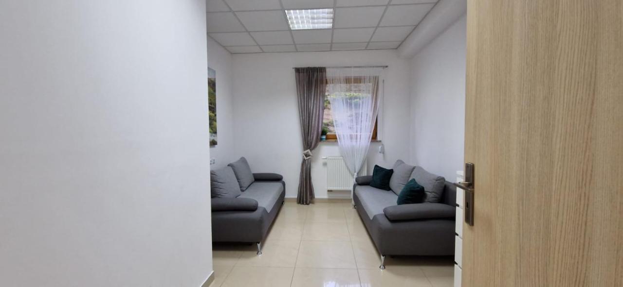 Rodzinne Zacisze: Pet-friendly Family Haven With Parking
